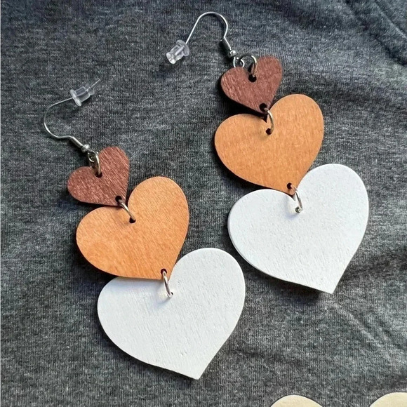 BUNDLE: (1) Bagatelle pleather shorts, (1) Shein tee, (1) wood heart earrings - Picture 15 of 16